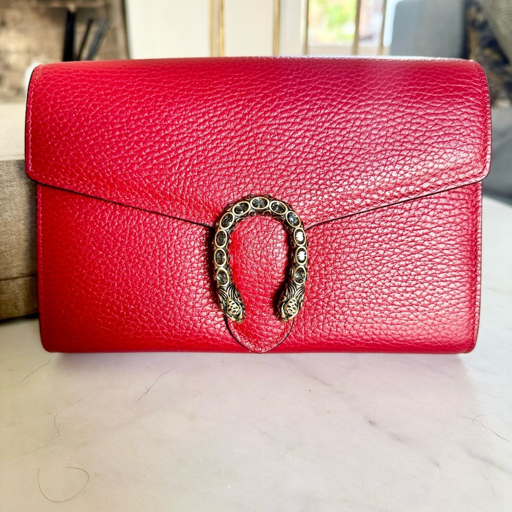 Gucci Dionysus wallet on chain